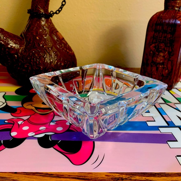 Beautiful vintage heavy lead crystal ash tray. - Picture 1 of 6